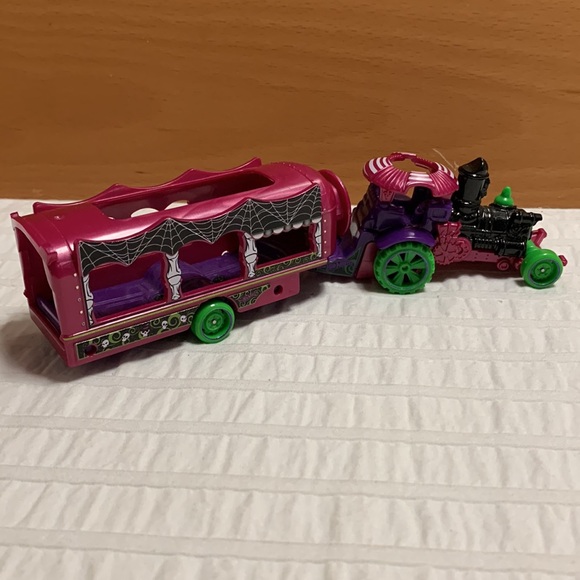 Super Rigs Haulers by Hot Wheels and Mattel - Picture 10 of 16